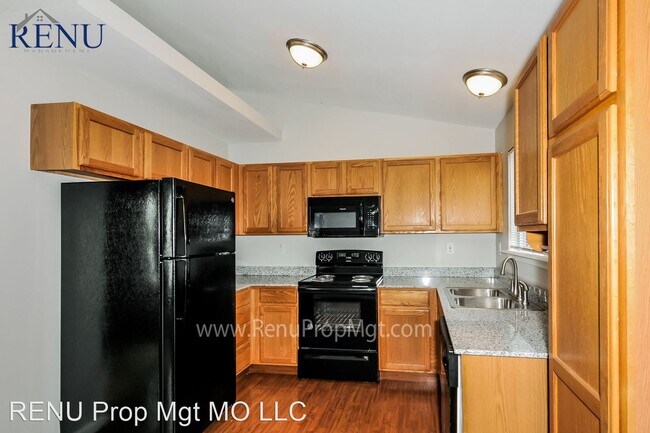 Building Photo - 3 br, 2.5 bath House - 1318 Begonia