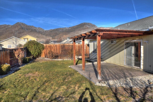 Building Photo - Great 3 Bedroom in Sutro Area