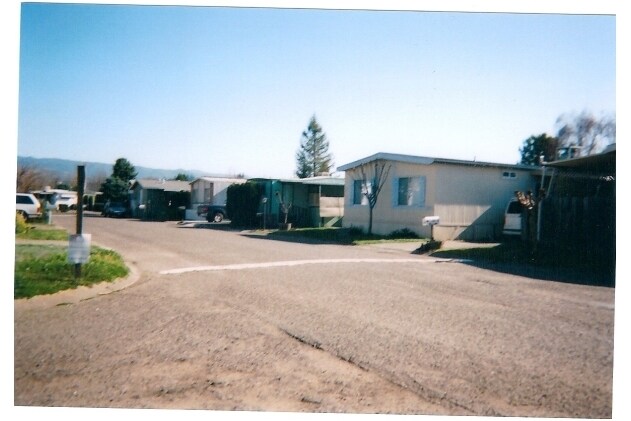 Foto del edificio - I & E Country Club Mobile Park