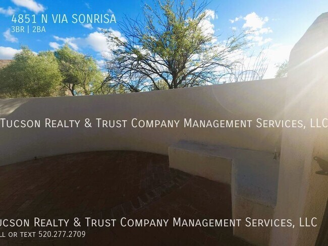 Foto del edificio - 4851 Vía Sonrisa