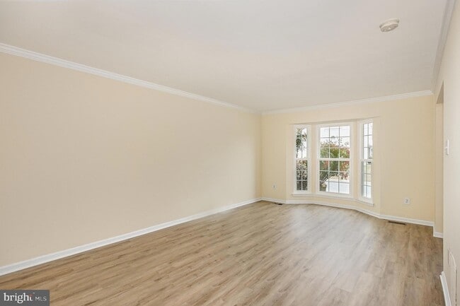 Building Photo - 1838 Oxford Square