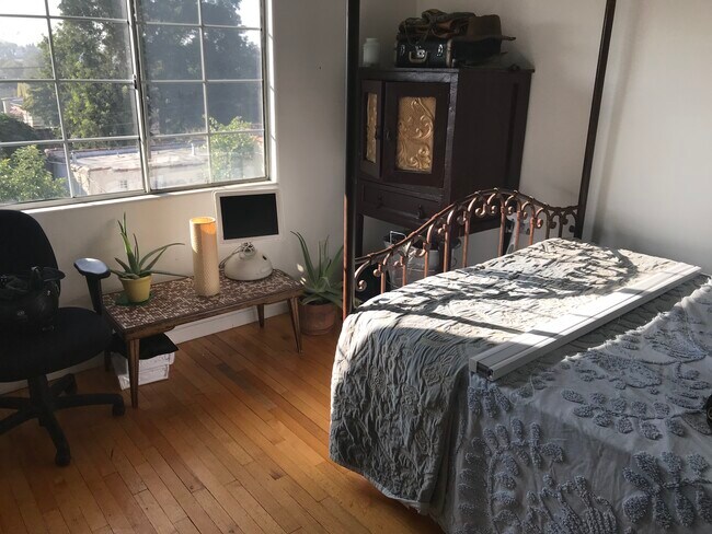 Bedroom 2 - 1426 Allesandro St