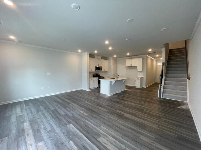 Building Photo - 214 Golden Arms Dr
