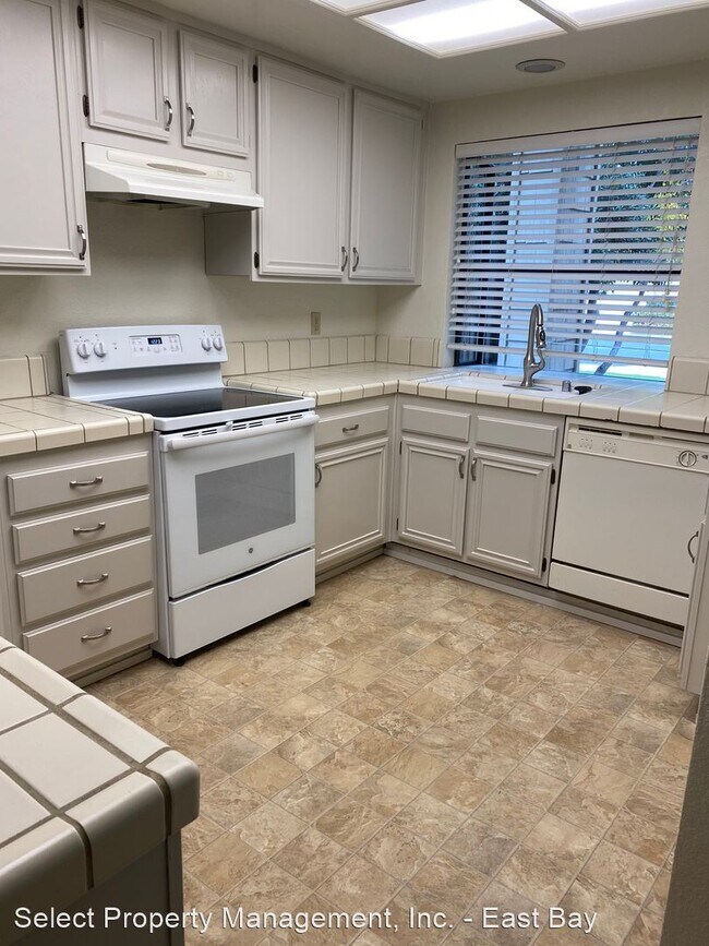Foto del edificio - 3 br, 2.5 bath House - 1968 Rheem Dr.