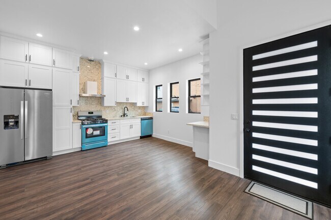 Building Photo - 5113 W 21st St