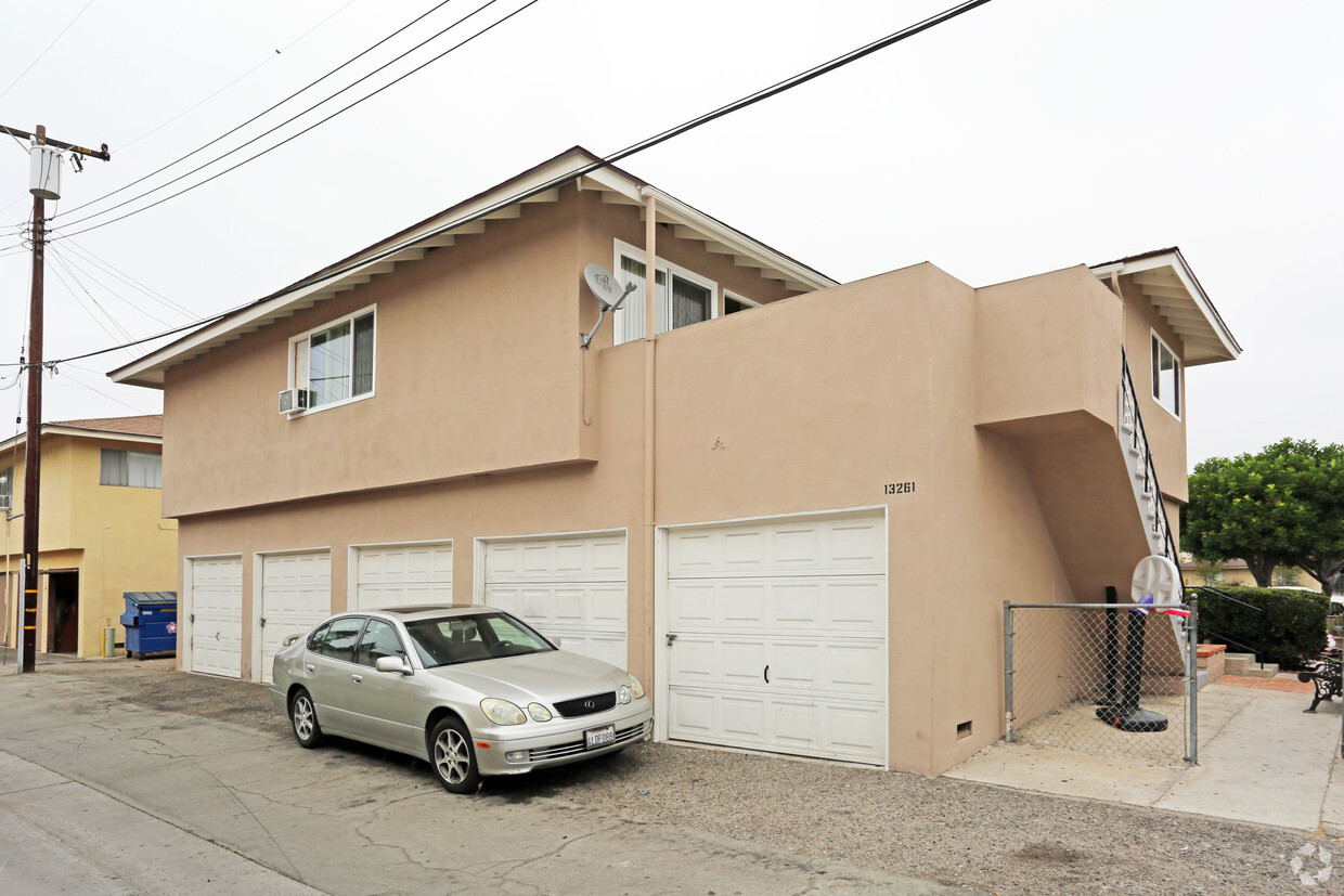 Building Photo - 13261 Fletcher St