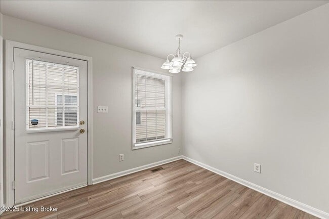 Building Photo - 117 Deerfield Ct