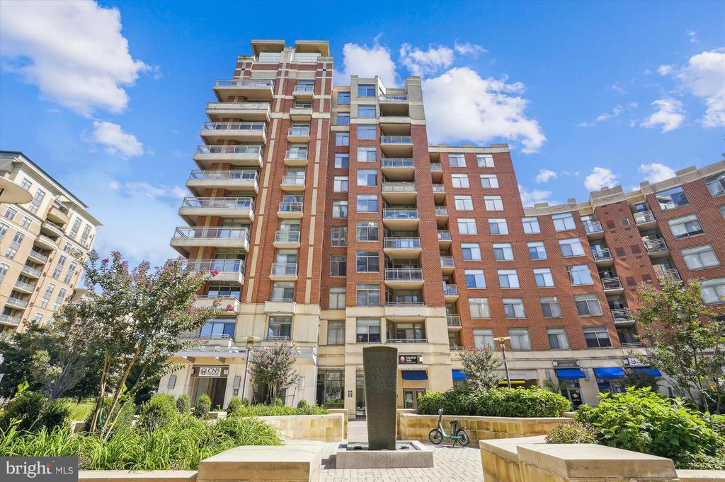 3650 S Glebe Rd Unit 454, Arlington, VA 22202 Room for Rent in