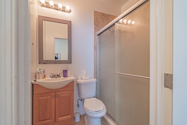 Foto del edificio - 1833 N 19th St
