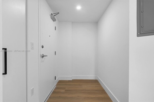 Foto del edificio - 2479 NE 192 St