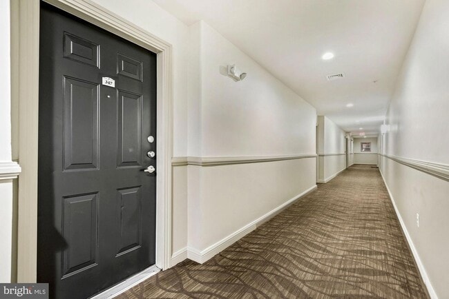 Building Photo - 2765 Centerboro Dr