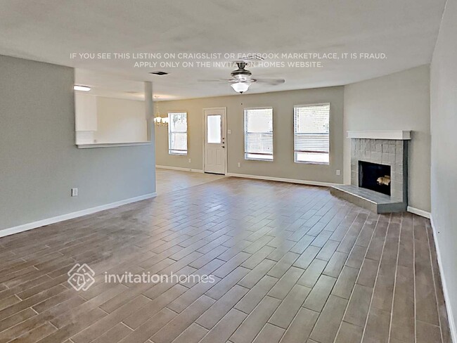 Building Photo - 1675 Wildrose Dr
