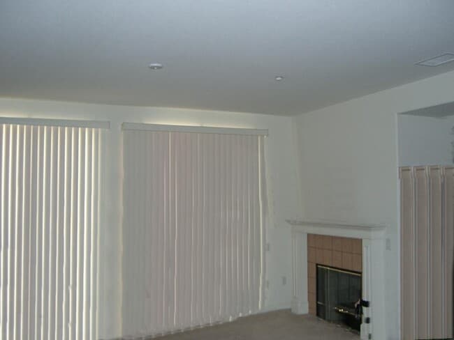 Building Photo - 1325 Juanita Ave