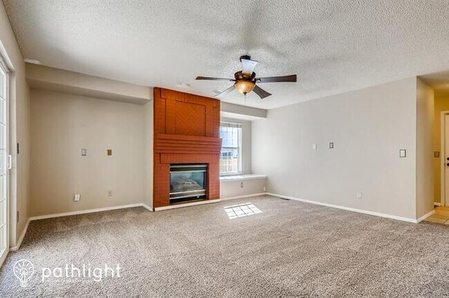 Foto del edificio - 4866 N Sungold Ln, Castle Rock, CO, 80109