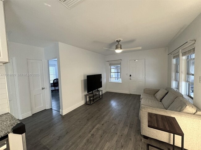 Building Photo - 2309 Van Buren St