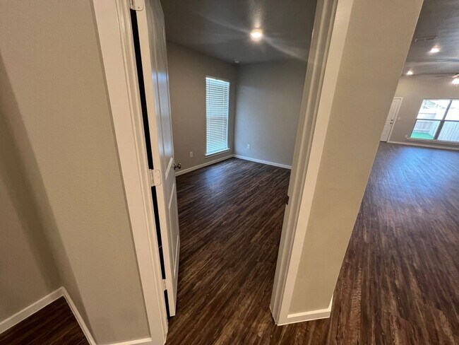 Foto del edificio - 2115 Kokomo Ave