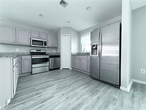 Building Photo - 4523 SW 7th Pl