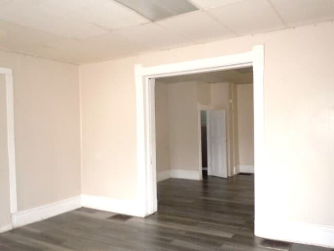 Photo - 227 S Chestnut St Apartment