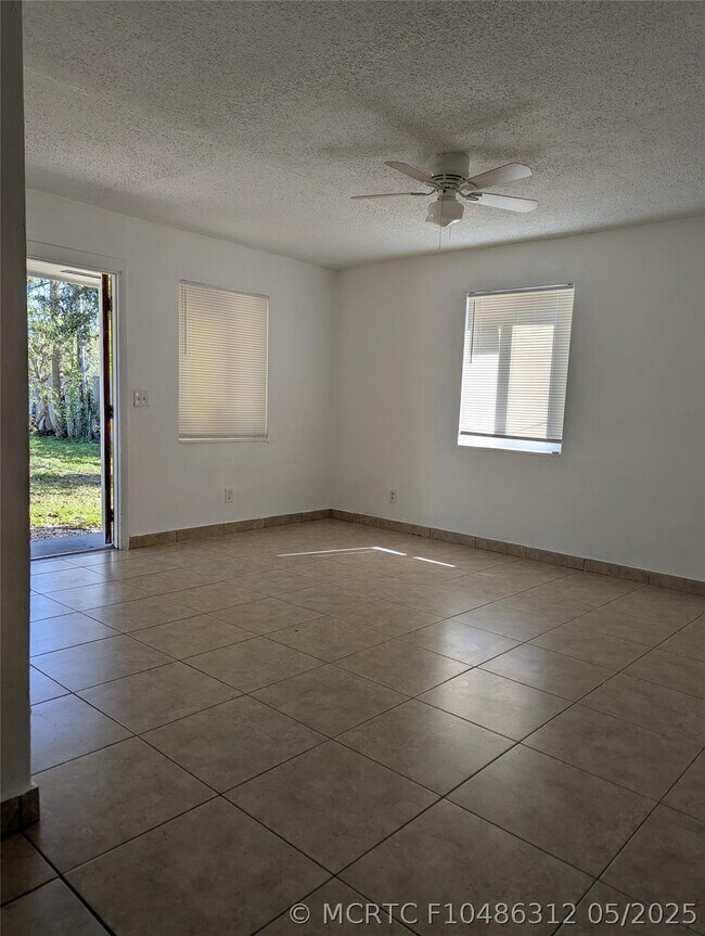 Foto del edificio - 2160 NW 29th St