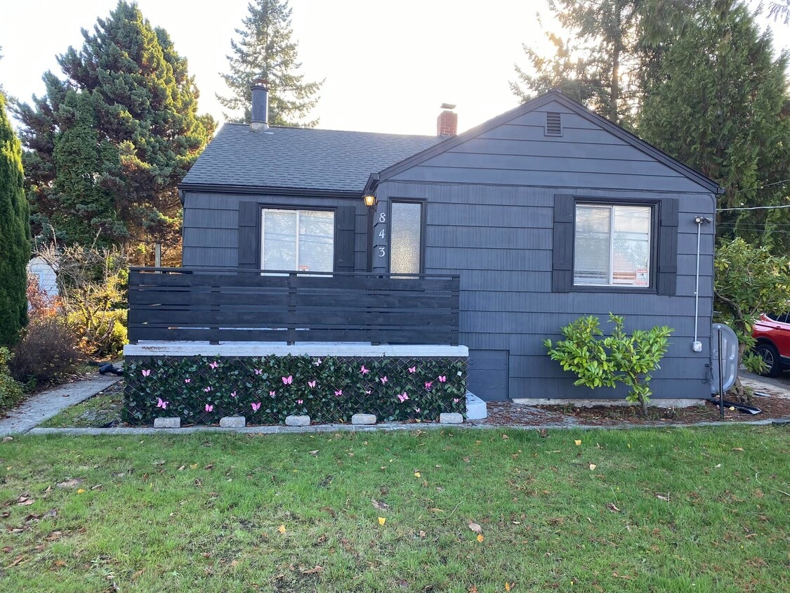 Photo - 843 SW 116th St (Seattle, WA)
