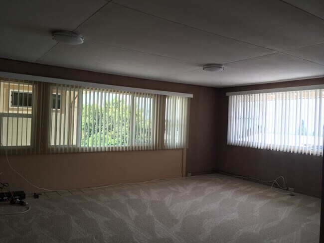 Building Photo - Aiea Heights - Upstairs unit of duplex - 3...