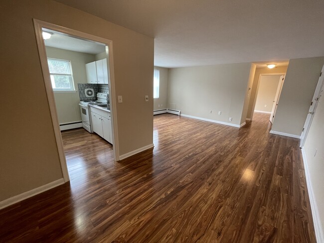 Building Photo - 45 Oakwood Ave