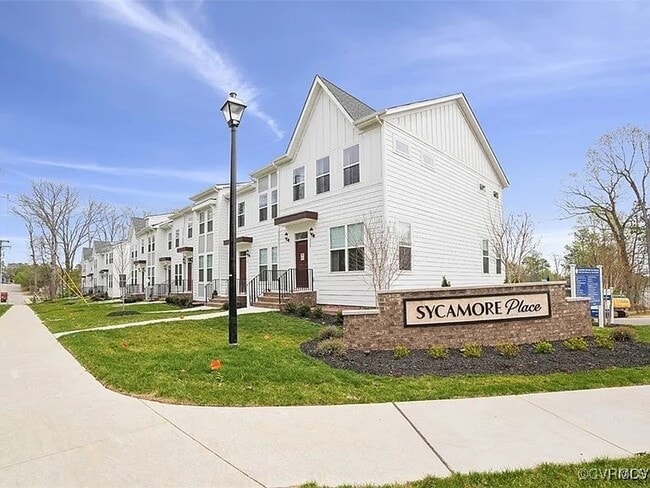 Building Photo - 132 This Wy