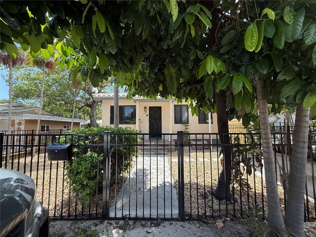 Building Photo - 5530 NW Miami Ct