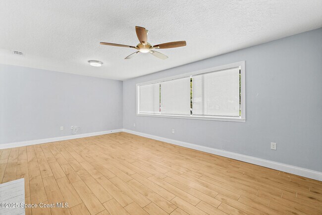 Building Photo - 95 S Tropical Way