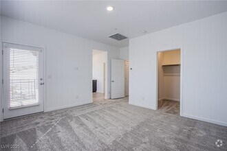 Building Photo - 2527 Venetia Pointe St
