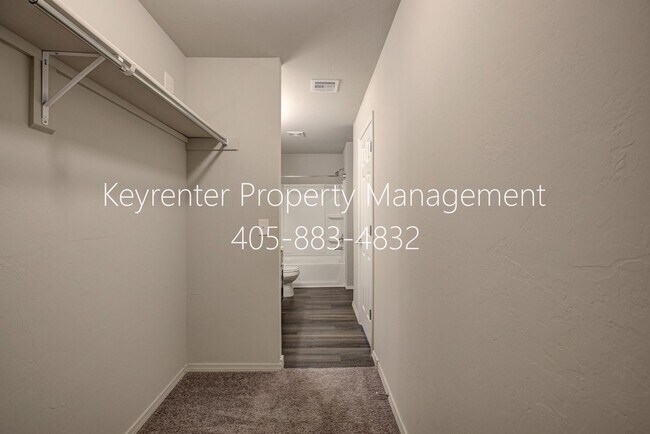 Foto del edificio - Charming 4-Bedroom Home on a Corner Lot in Newcastle, OK!