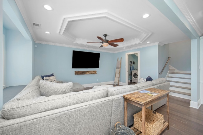 Photo - 584 Fort Johnson Rd House