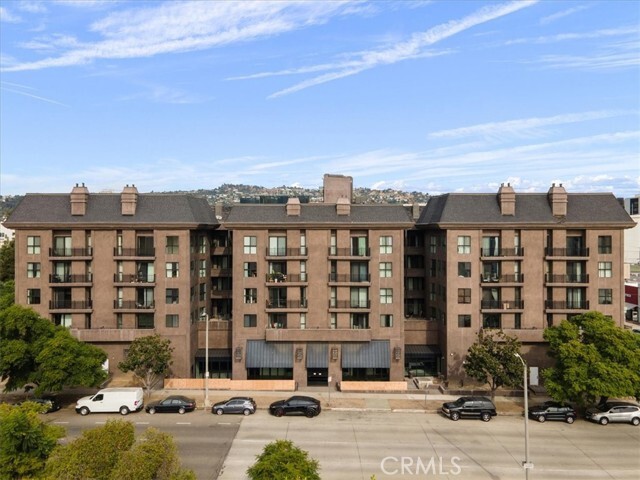 Building Photo - 8811 Burton Way