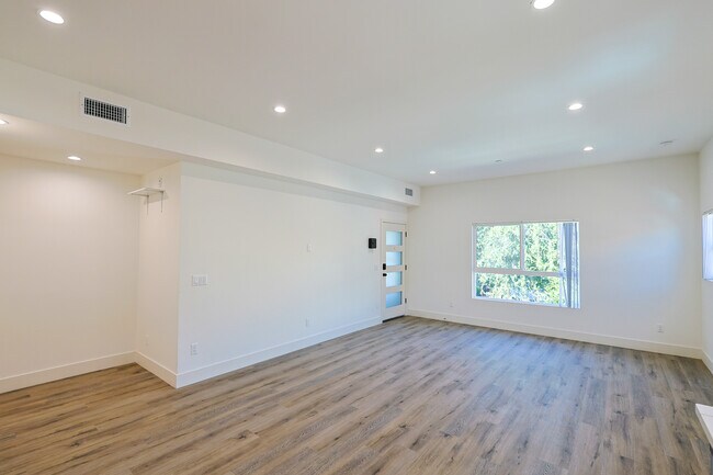 Foto del edificio - 2616 Wellington Rd