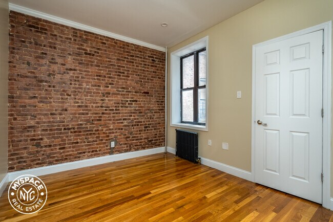 Foto del edificio - 994 Bushwick Ave