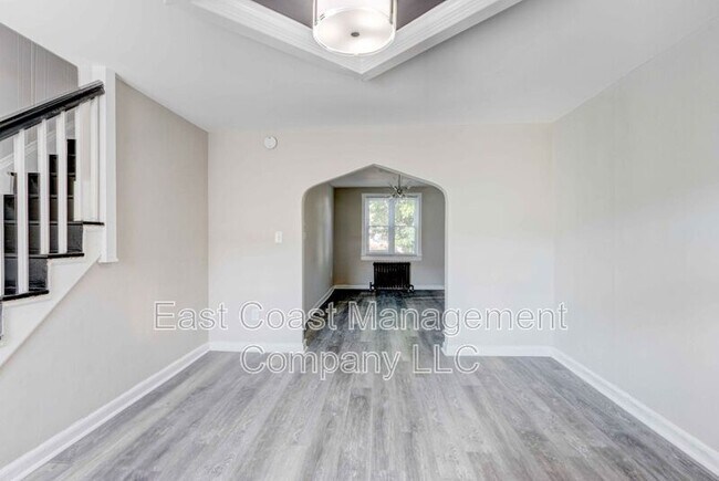 Building Photo - 5043 Chalgrove Ave