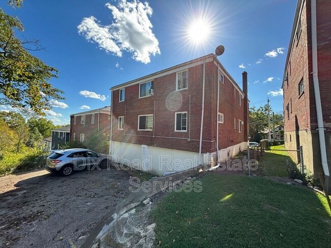 Building Photo - 3186 Saffer St