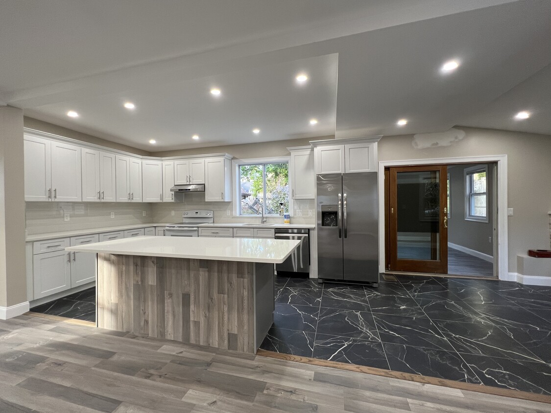 Foto principal - 324 Farrington St