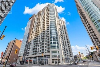 Building Photo - 242 Rideau St