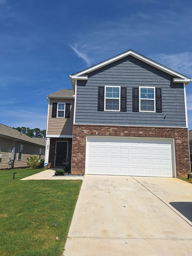 Foto principal - Wonderful Four Bedroom Home Located in the...