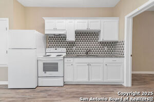 Foto del edificio - 931 W Rosewood Ave