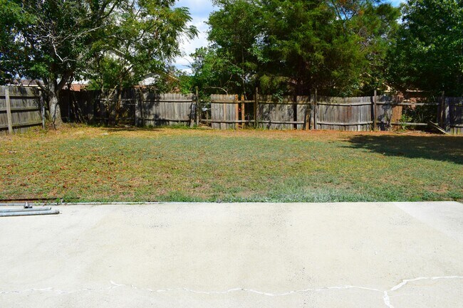 Building Photo - 278 Almon Dr