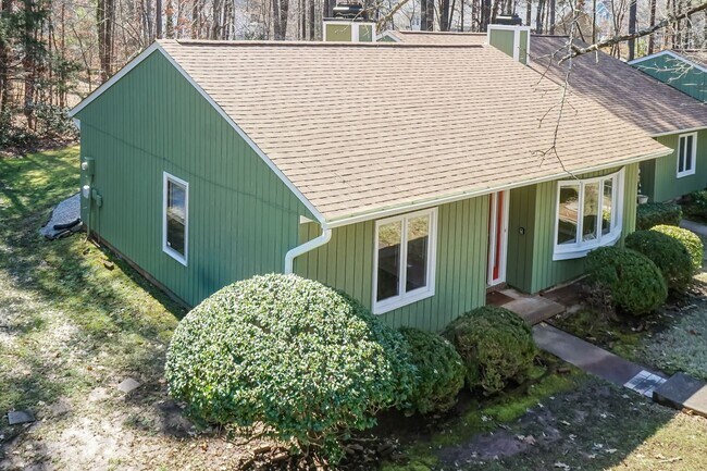 Building Photo - One Bedroom Home!