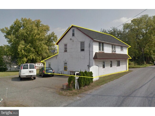 Building Photo - 1084 S Hanover St
