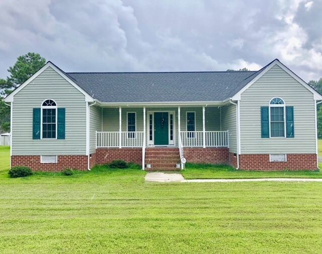 Foto principal - Beautiful 3 Bedroom Home in Dinwiddie