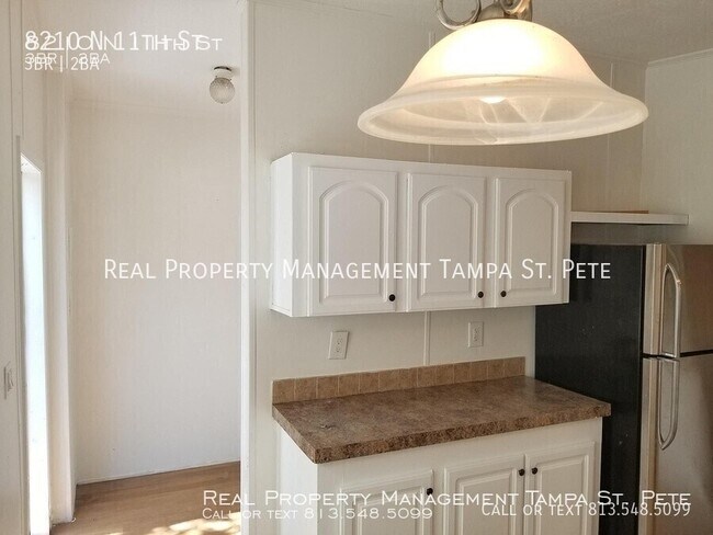 Foto del edificio - 8210 N 11th St
