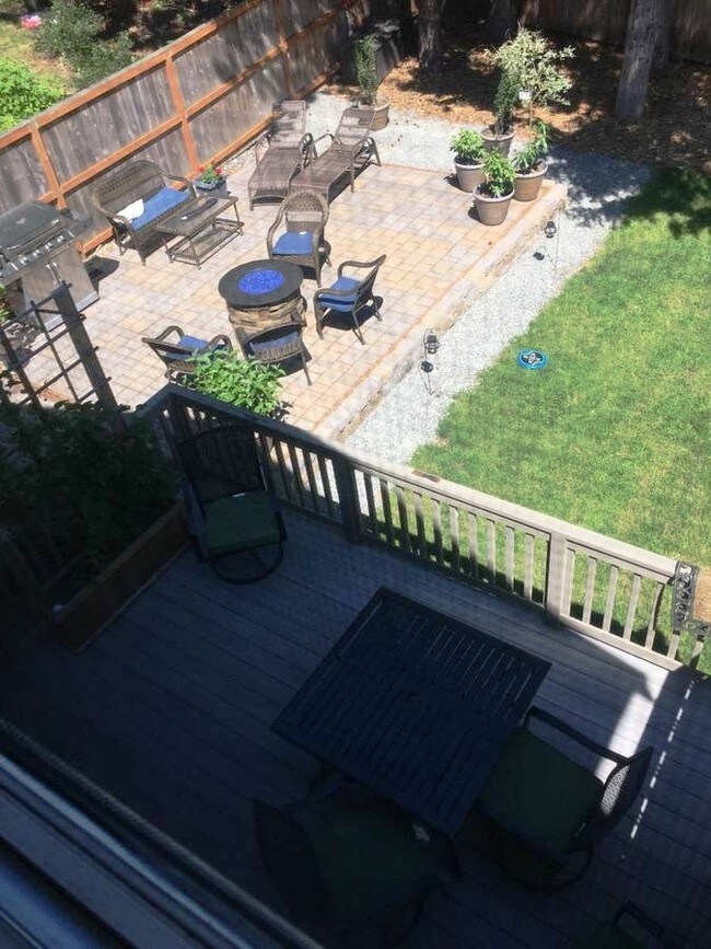 Building Photo - 4149 Stonecrest Ln