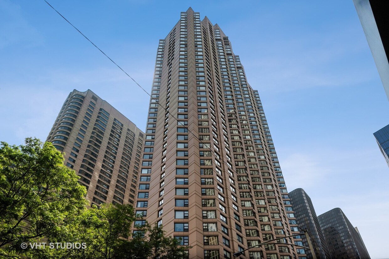 Foto principal - 401 E Ontario St