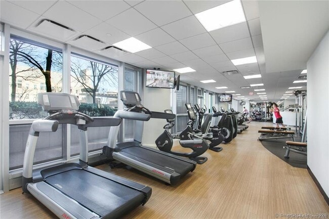 Foto del edificio - 127 Greyrock Pl