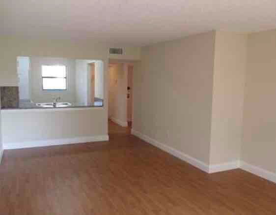Foto del edificio - 880 NE 207th Terrace